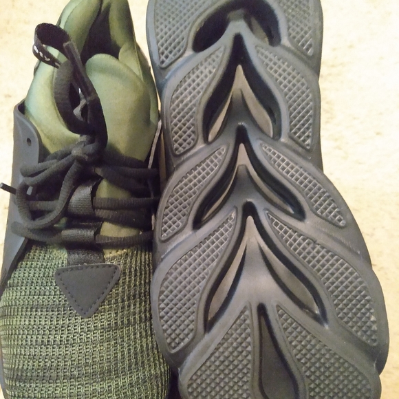 Brand New indestructible shoe - Picture 4 of 4